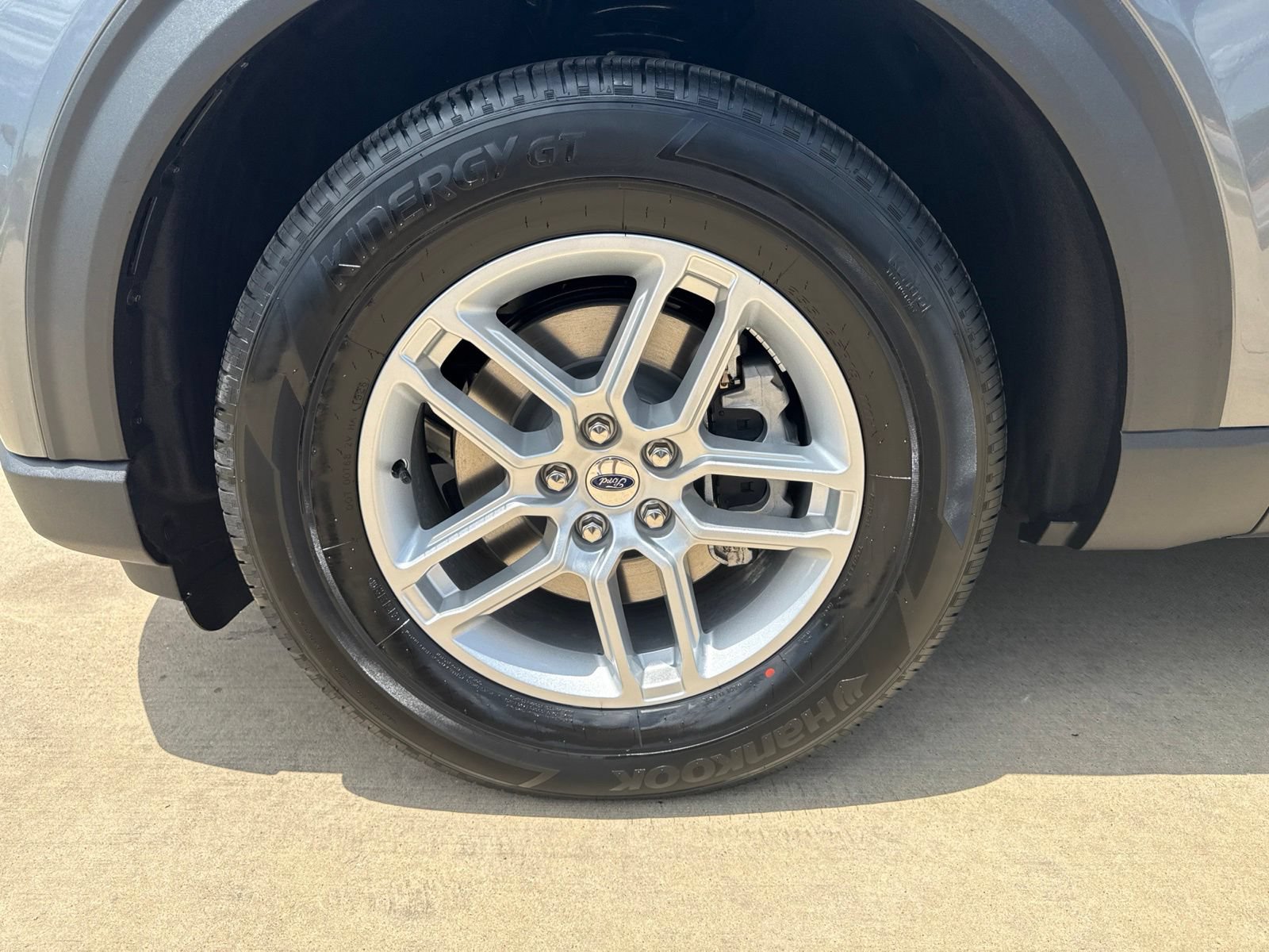 New 2026 Ford Explorer Active RWD image 10
