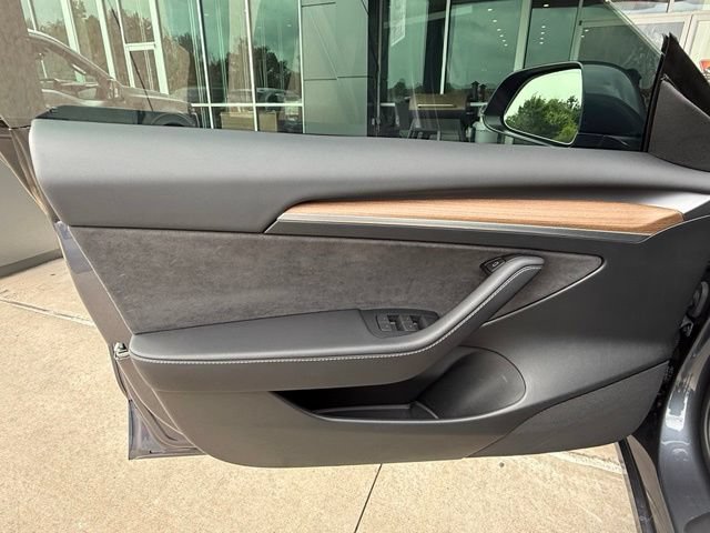 Used 2023 Tesla Model 3 Standard Range RWD image 12