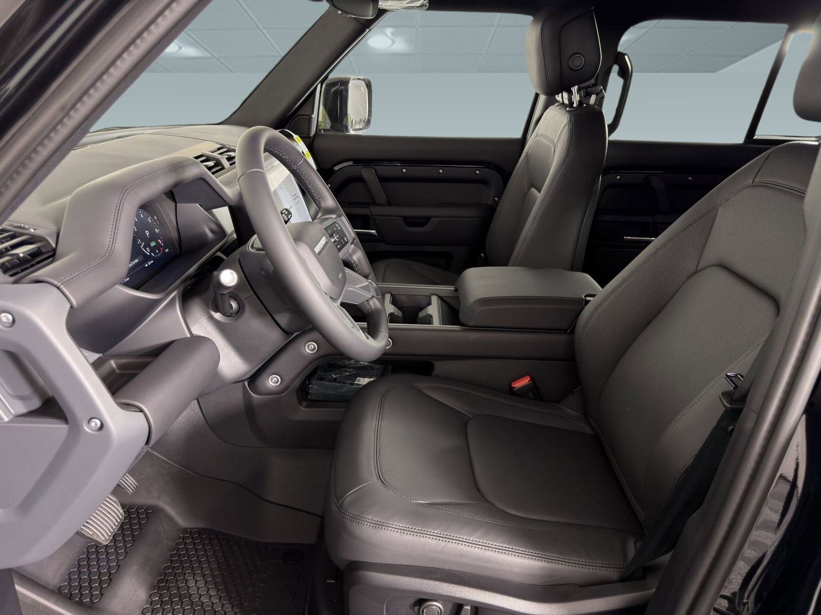 Used 2026 Land Rover Defender 110 S AWD/4WD image 4