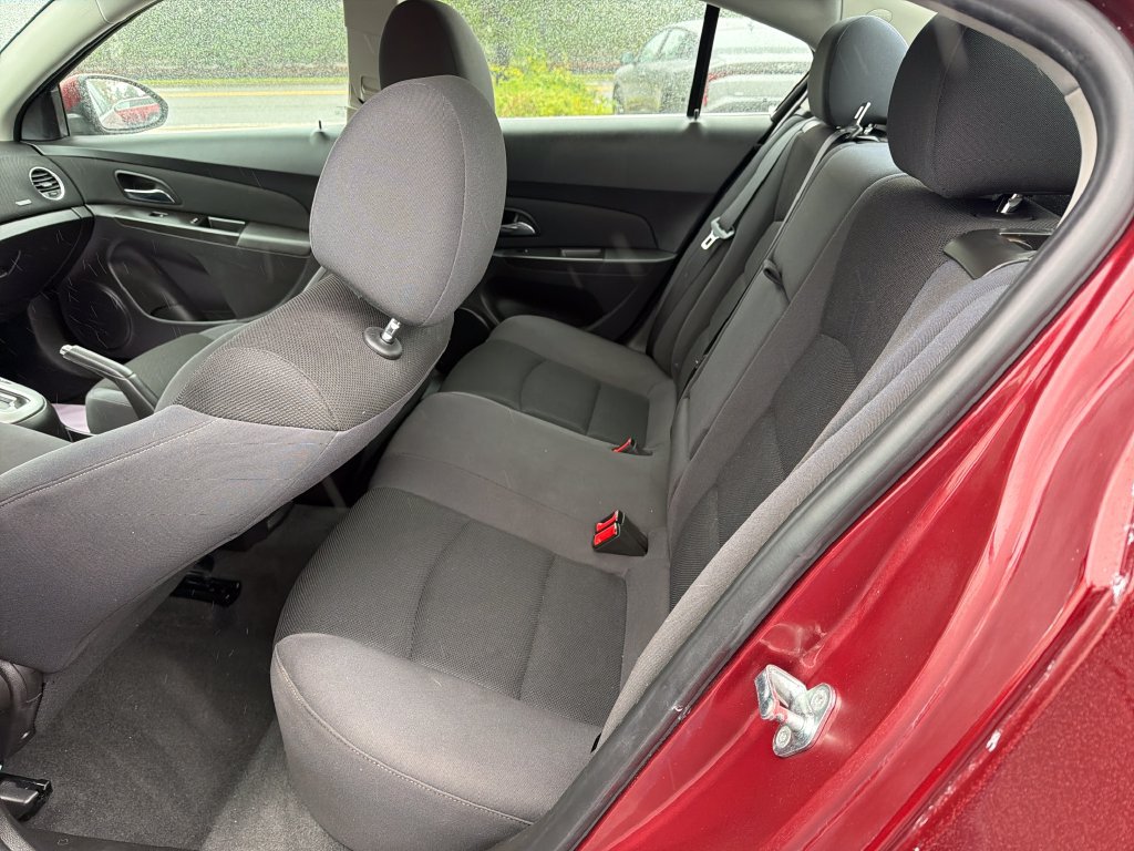 Used 2016 Chevrolet Cruze LT FWD image 14