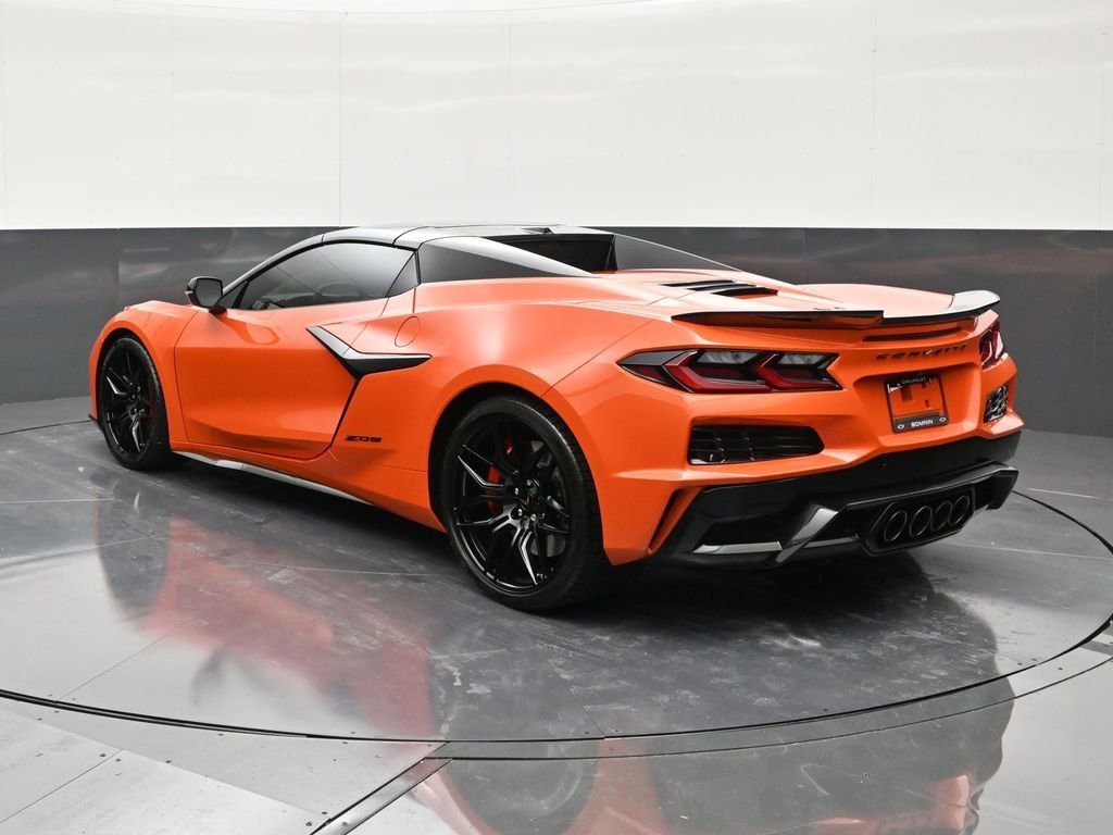 Used 2026 Chevrolet Corvette Z06 w/ Stealth Interior Trim Package RWD image 3