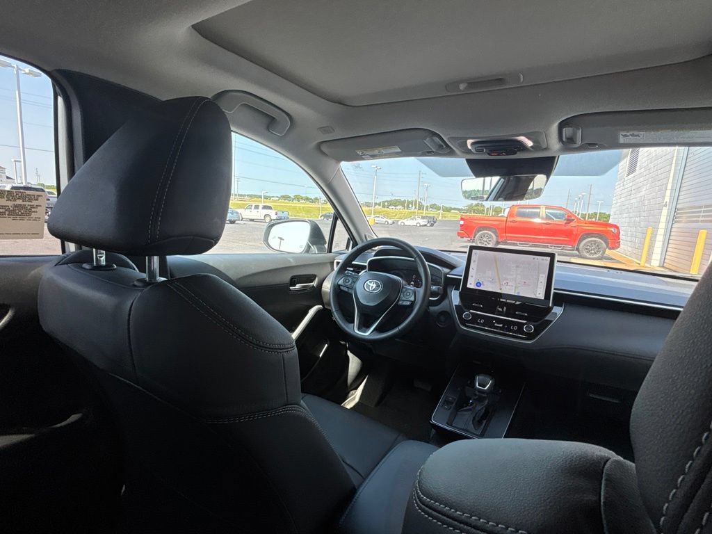 Used 2026 Toyota Corolla Cross XLE w/ Convenience Package FWD image 30