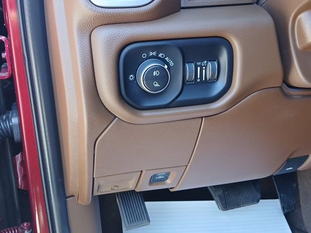 Used 2023 RAM 2500 Laramie AWD/4WD image 13