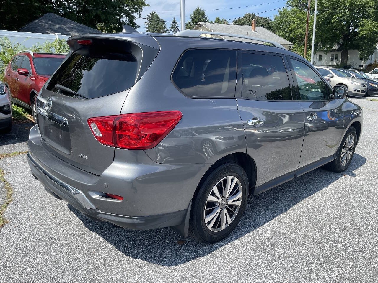 Used 2019 Nissan Pathfinder S AWD/4WD image 6