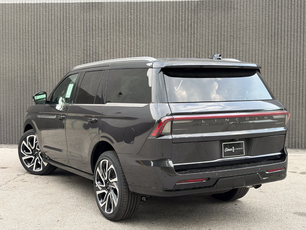 New 2027 Lincoln Navigator Reserve AWD/4WD image 5