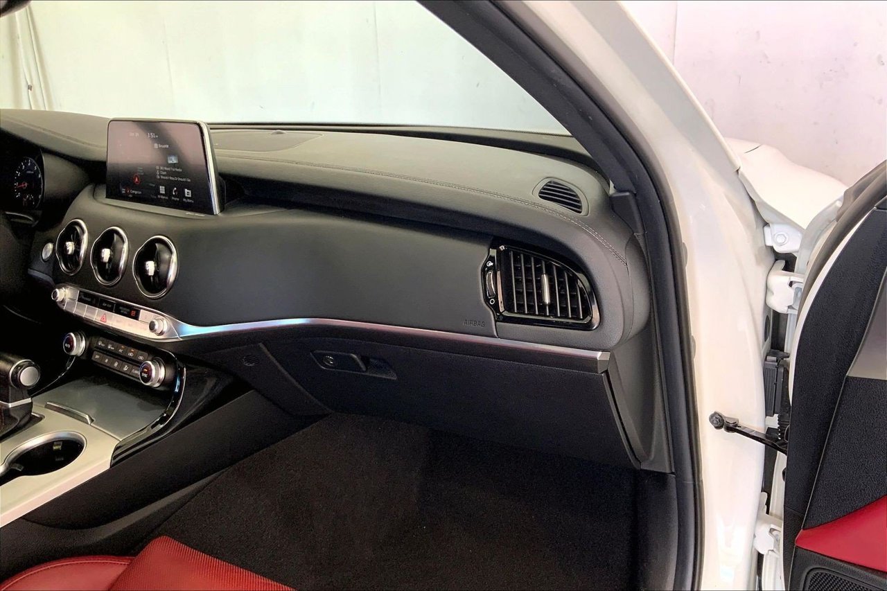 Used 2021 Kia Stinger GT1 RWD image 16