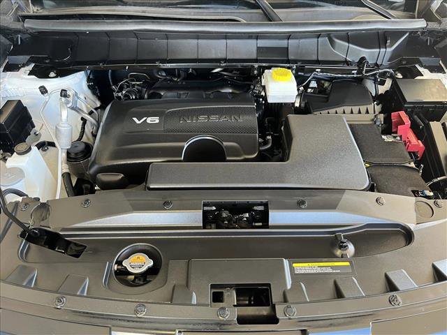 Used 2023 Nissan Pathfinder Platinum image 18