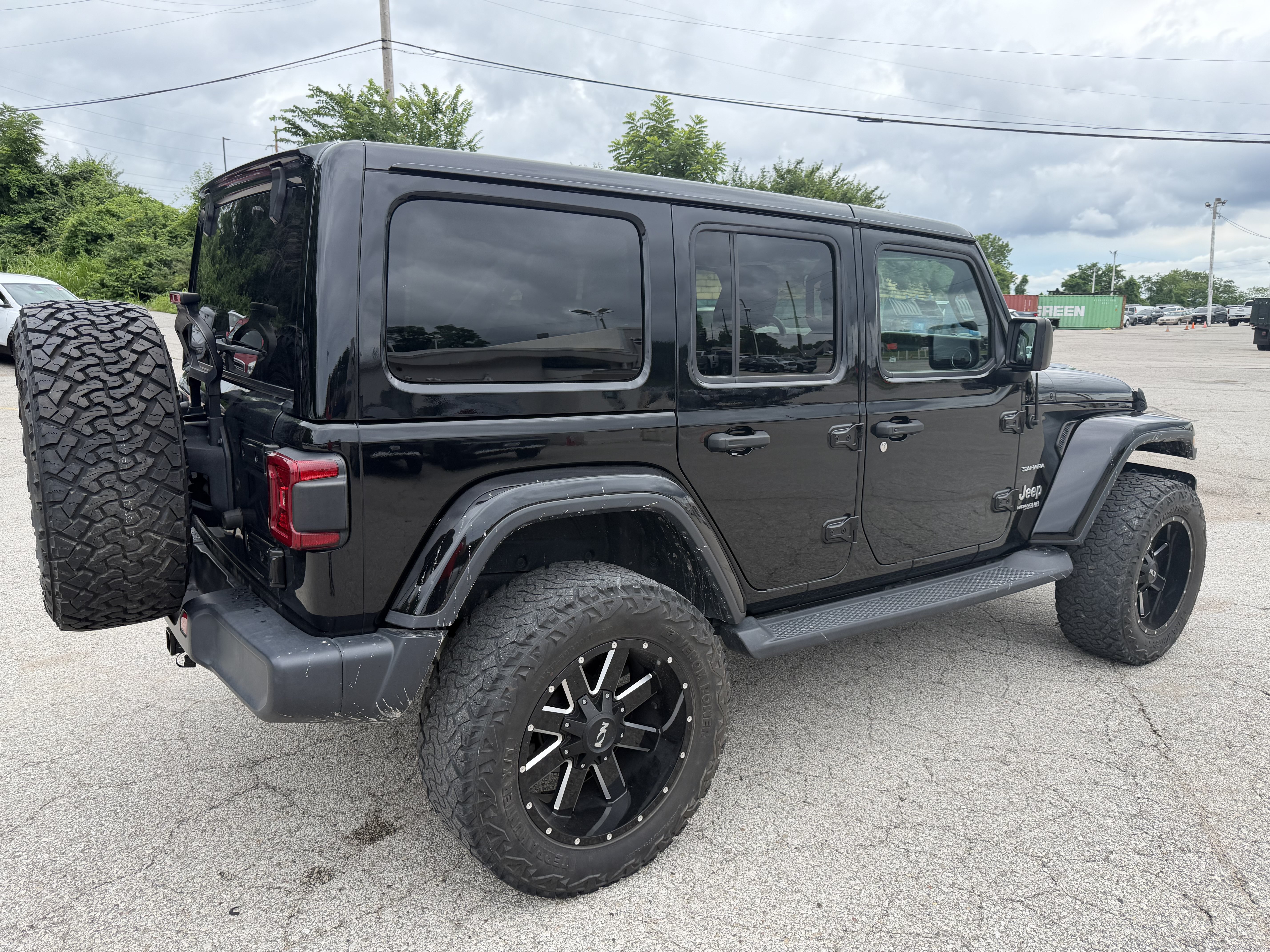 Used 2020 Jeep Wrangler Unlimited Sahara w/ Dual Top Group AWD/4WD image 7