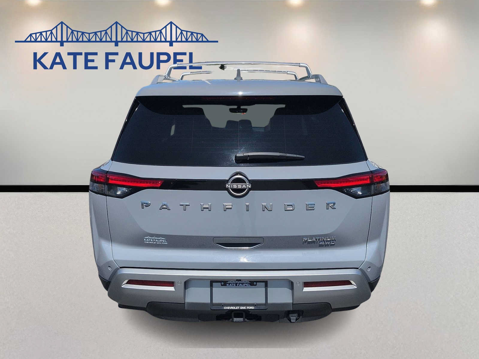 Used 2025 Nissan Pathfinder Platinum w/ Cargo Package AWD/4WD image 6