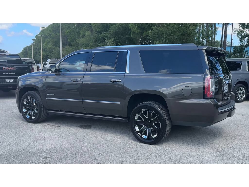 Used 2020 GMC Yukon XL Denali w/ Denali Premium Package RWD image 6