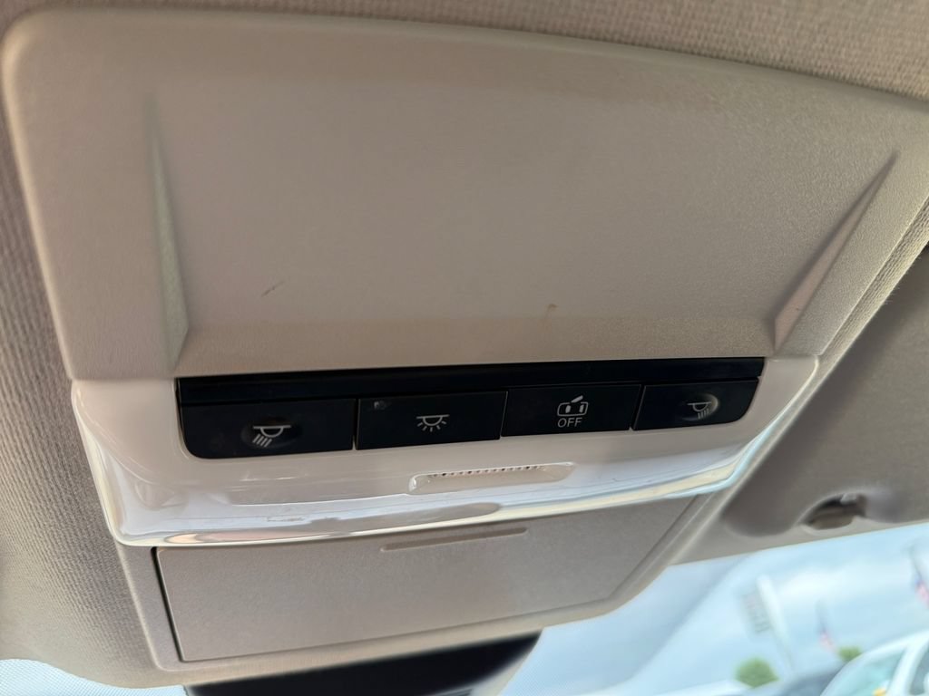 Used 2025 Nissan Sentra SV FWD image 46