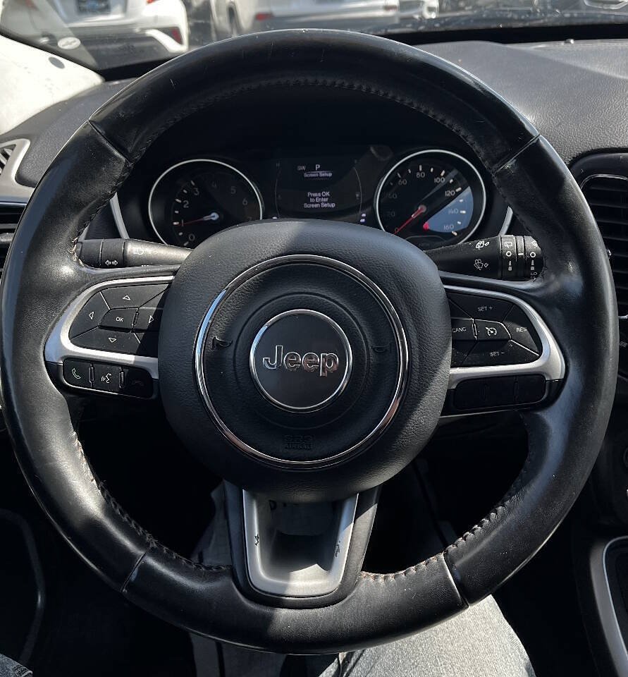 Used 2019 Jeep Compass Latitude AWD/4WD image 15