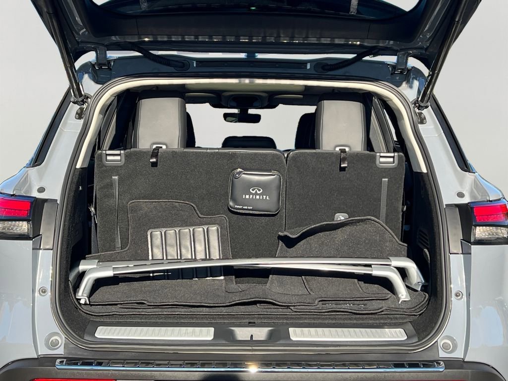 Used 2025 INFINITI QX60 Sensory w/ Cargo Package image 11