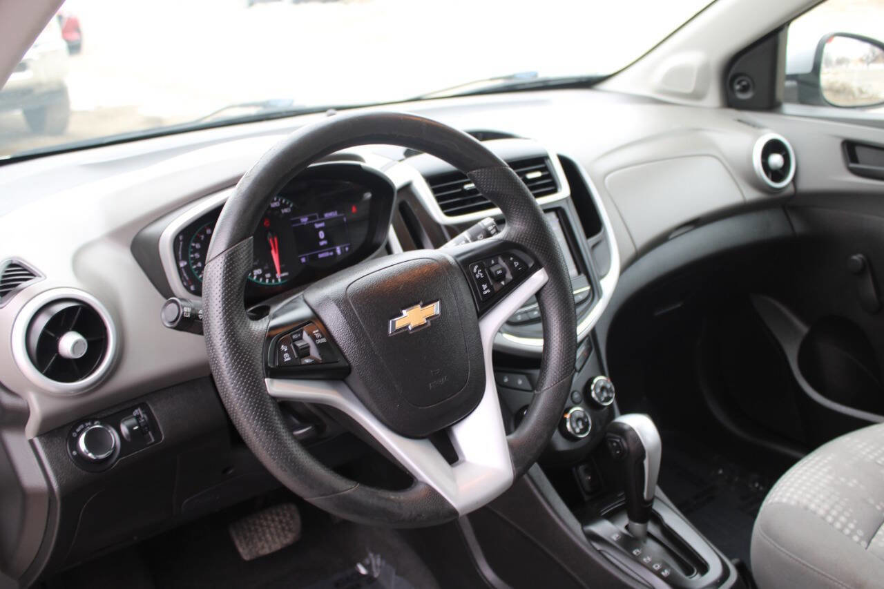 Used 2020 Chevrolet Sonic LT image 19