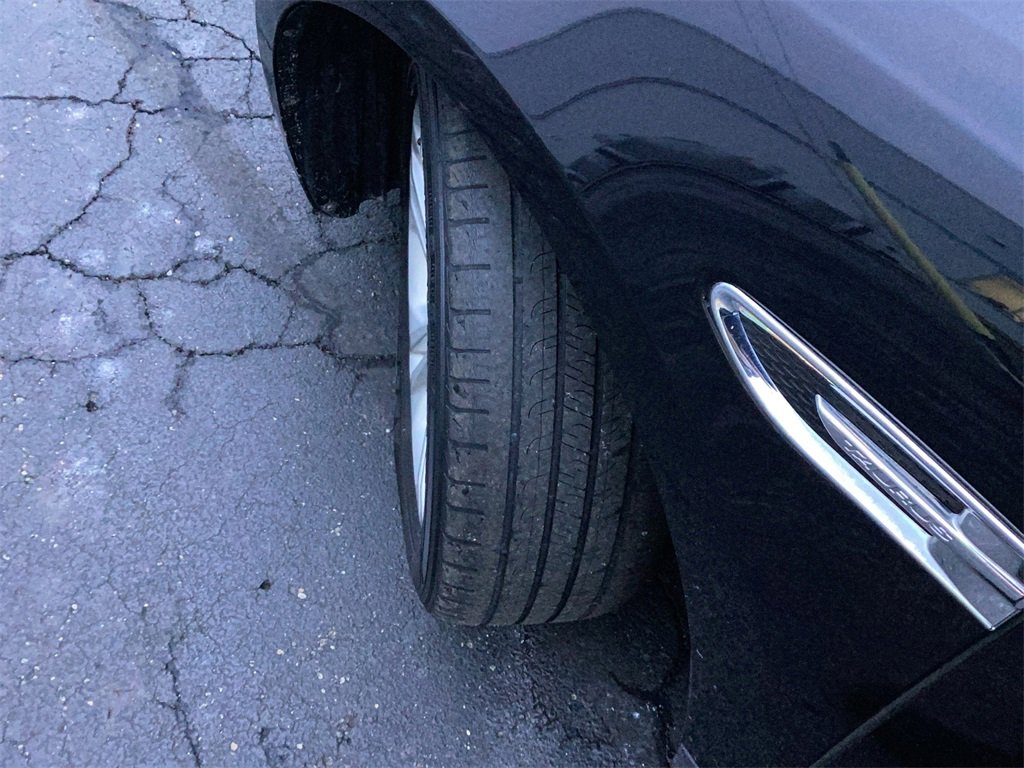 Used 2016 Ford Taurus SE image 25