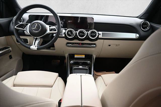 New 2026 Mercedes-Benz GLB 250 4MATIC image 21