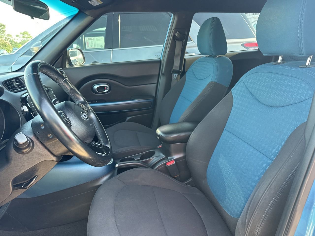 Used 2015 Kia Soul + w/ Audio Package FWD image 8
