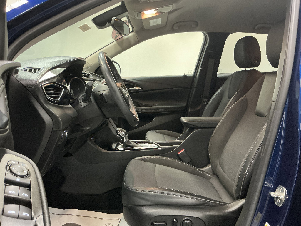 Used 2022 Buick Encore GX Select AWD/4WD image 9