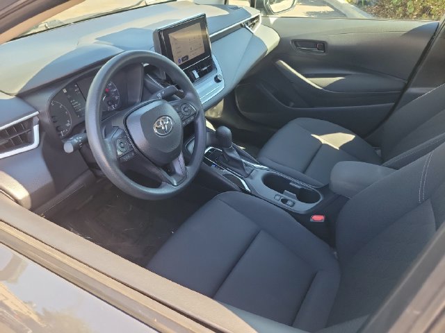 Used 2025 Toyota Corolla LE FWD image 3