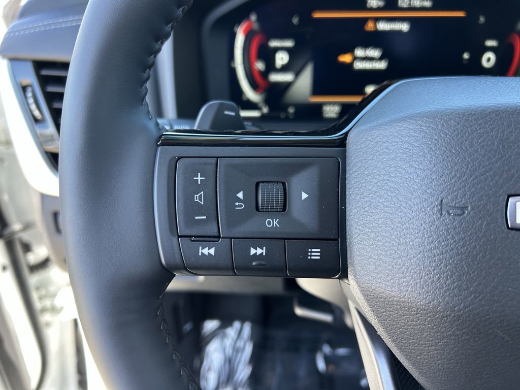 Used 2025 Nissan Rogue SL w/ SL Premium Package image 27