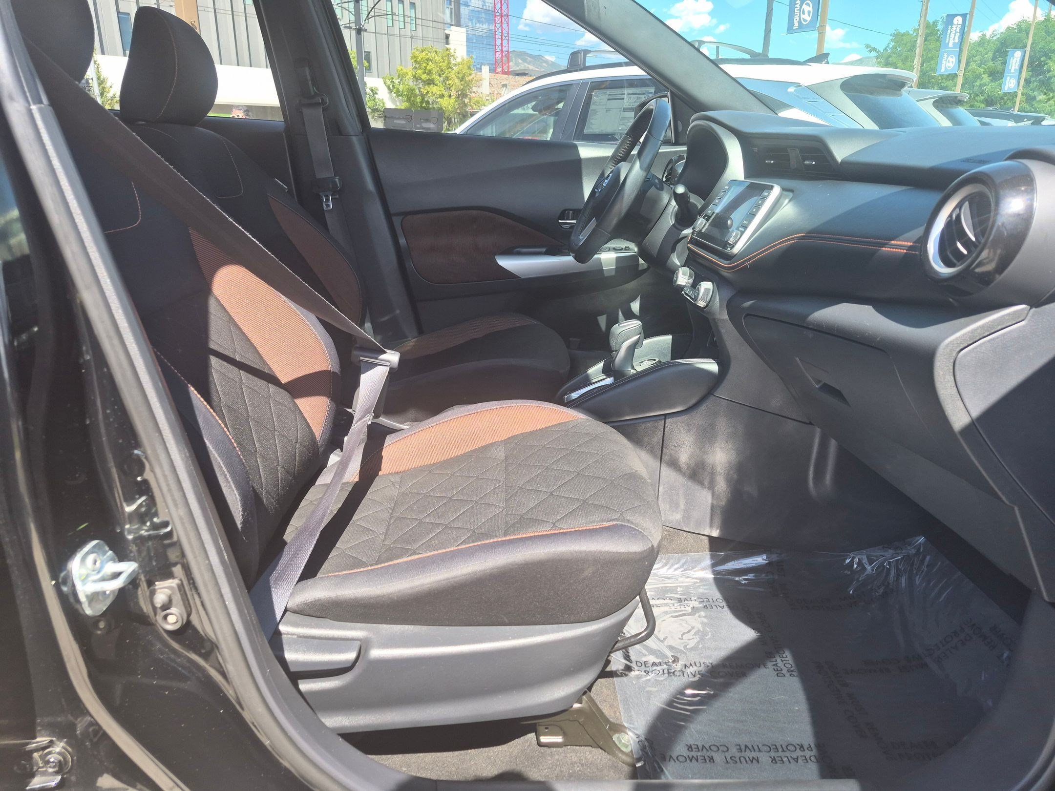 Used 2019 Nissan Kicks SR w/ Exterior Package FWD image 28