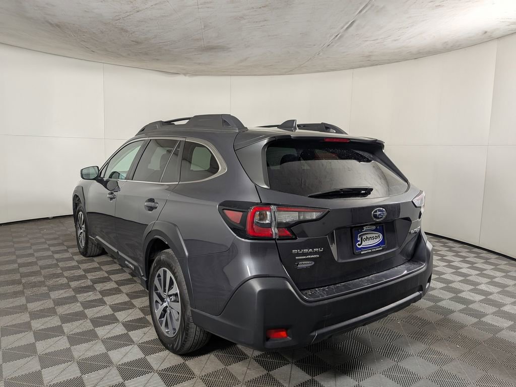 Used 2025 Subaru Outback Premium image 4