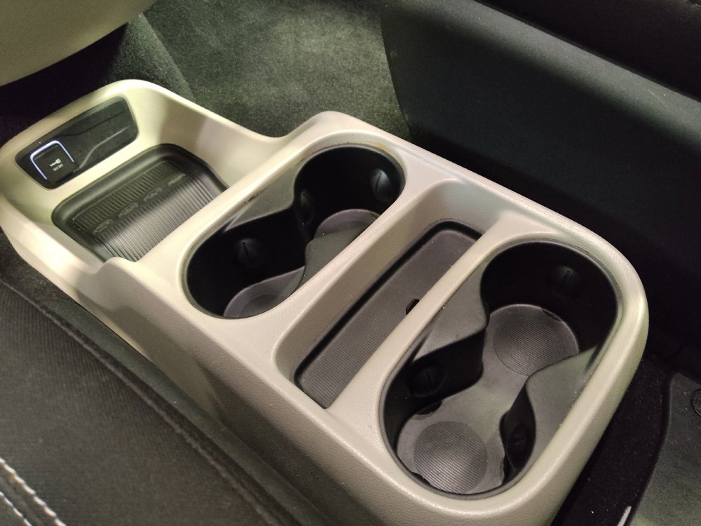 Used 2022 Chrysler Voyager LX image 26