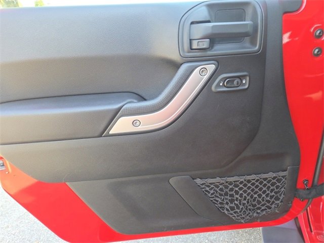 Used 2018 Jeep Wrangler Unlimited Sahara image 16