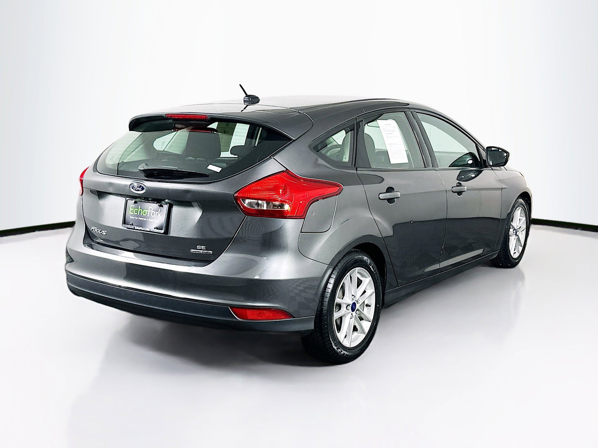 Used 2016 Ford Focus SE image 9