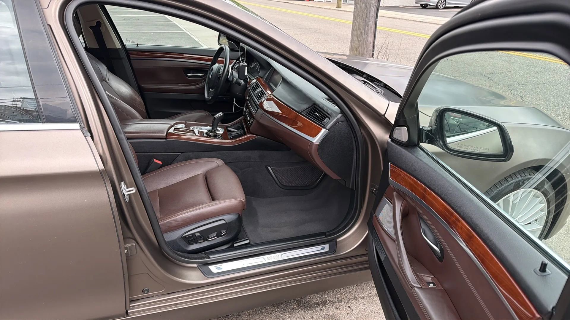 Used 2016 BMW 550i xDrive Sedan AWD/4WD image 24