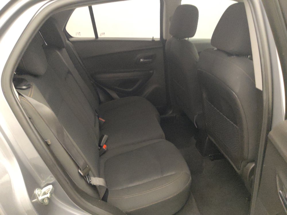 Used 2020 Chevrolet Trax LS FWD image 19