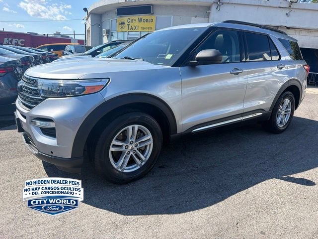 Used 2021 Ford Explorer XLT w/ Equipment Group 202A AWD/4WD image 2
