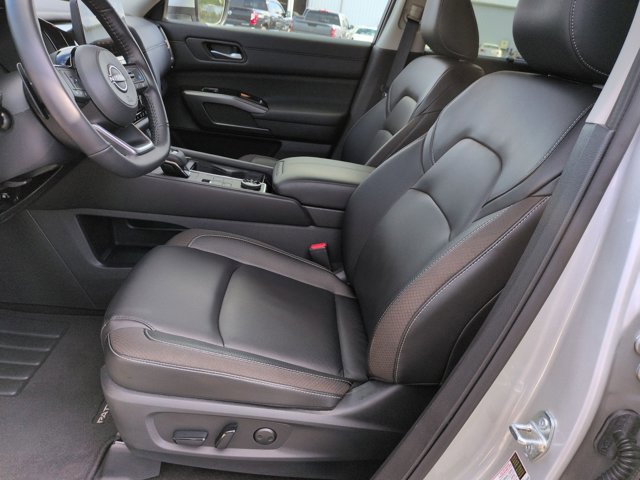 Certified 2025 Nissan Pathfinder SL image 15