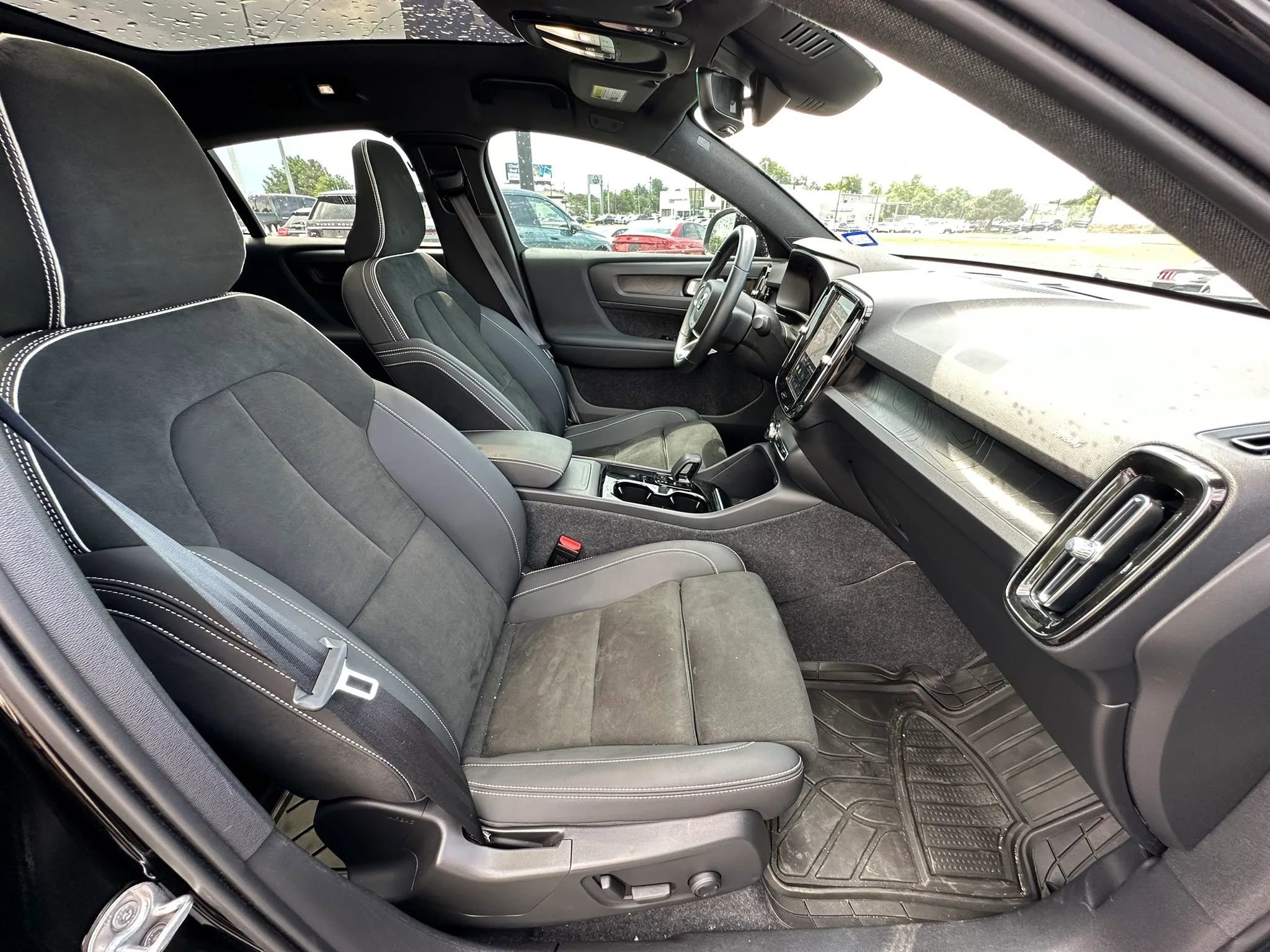 Used 2022 Volvo C40 P8 Recharge Ultimate AWD/4WD image 13