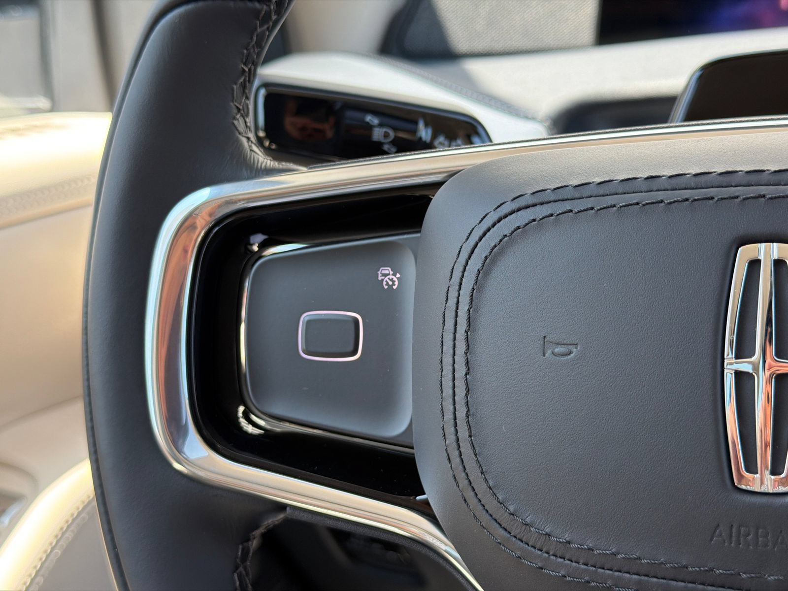 New 2027 Lincoln Navigator Reserve AWD/4WD image 24