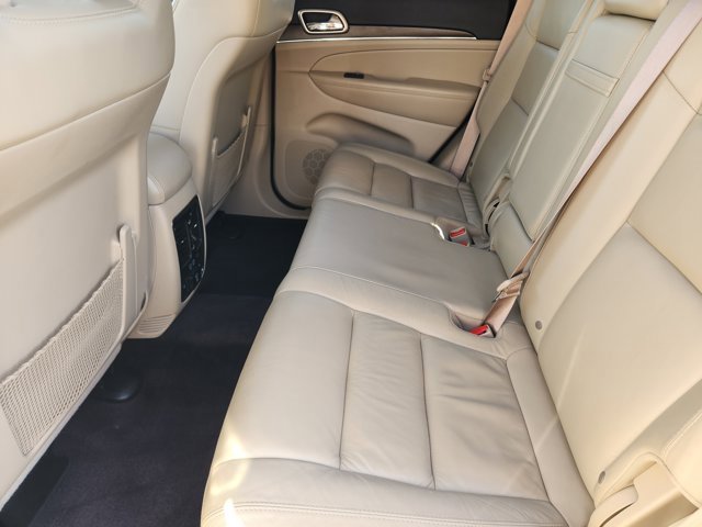 Used 2017 Jeep Grand Cherokee Limited image 32