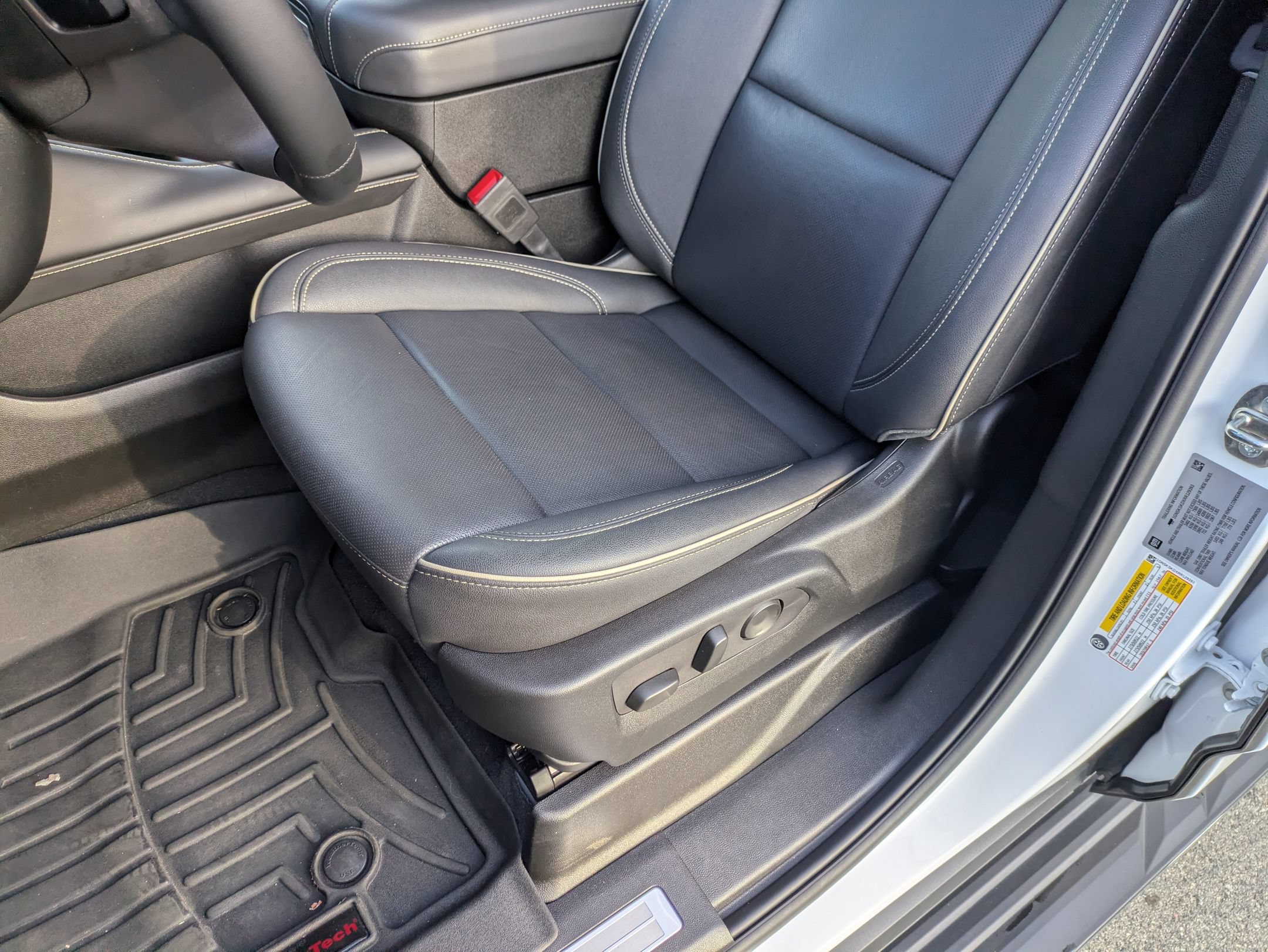 Used 2024 Chevrolet Tahoe Premier AWD/4WD image 13