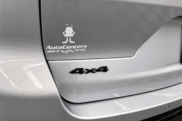 Used 2024 Jeep Grand Cherokee L Laredo image 8