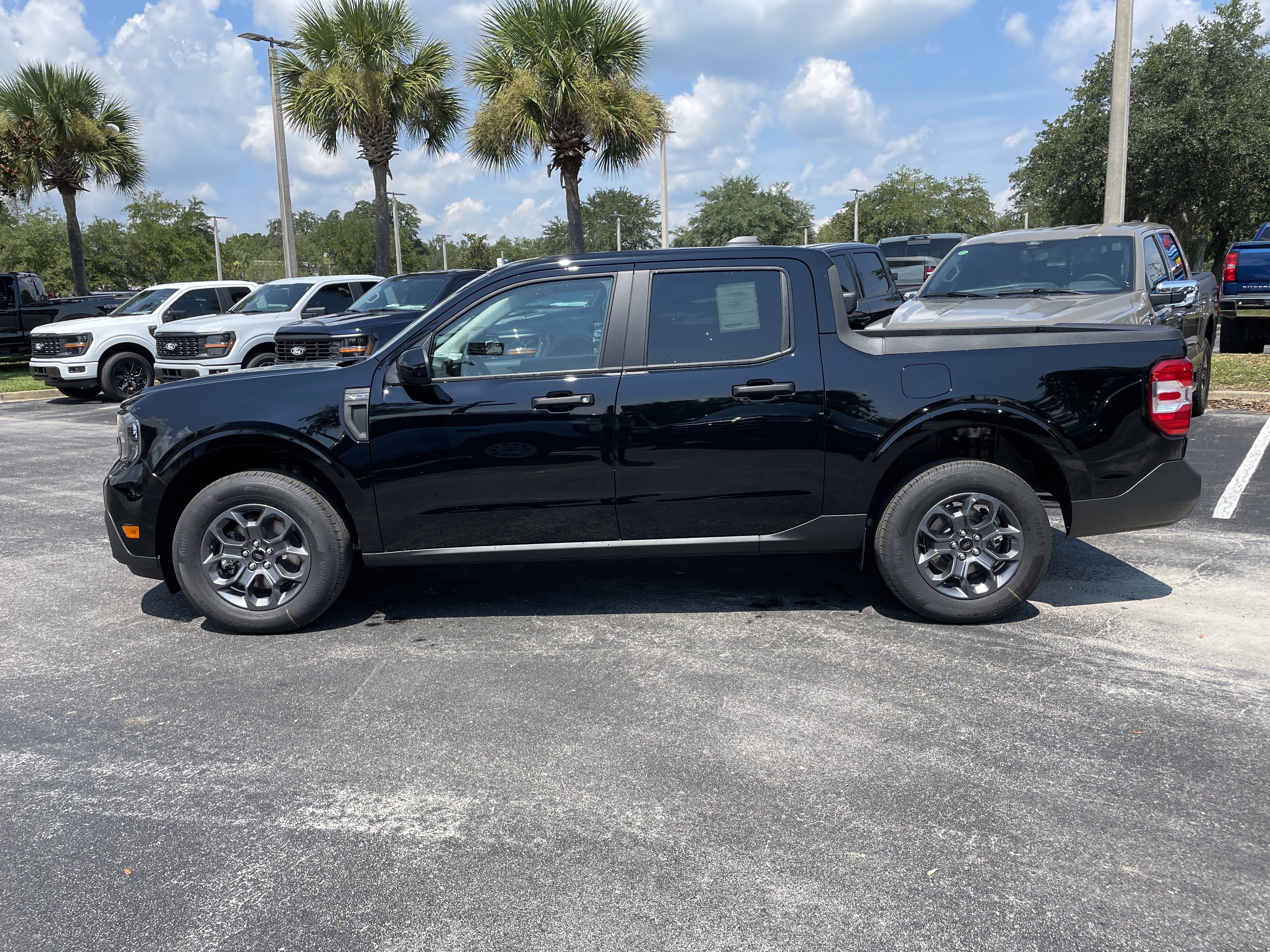 New 2025 Ford Maverick XLT w/ XLT Luxury Package image 4