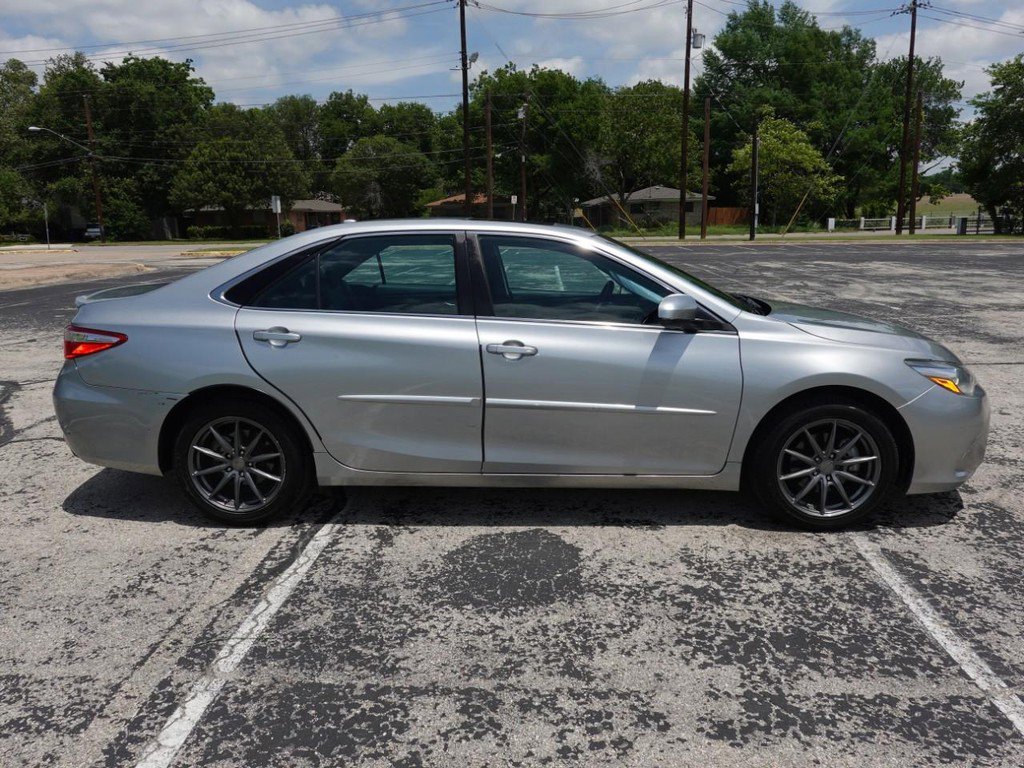 Used 2016 Toyota Camry XSE w/ Moonroof Package FWD image 7