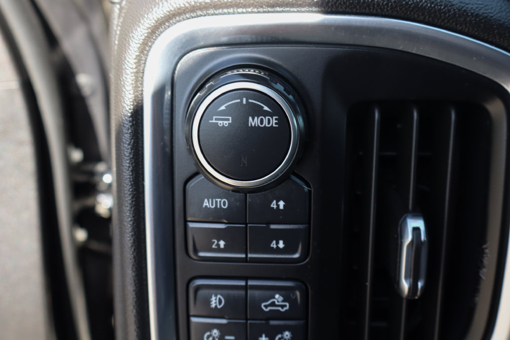 Used 2020 Chevrolet Silverado 1500 LT Trail Boss w/ Midnight Edition AWD/4WD image 24