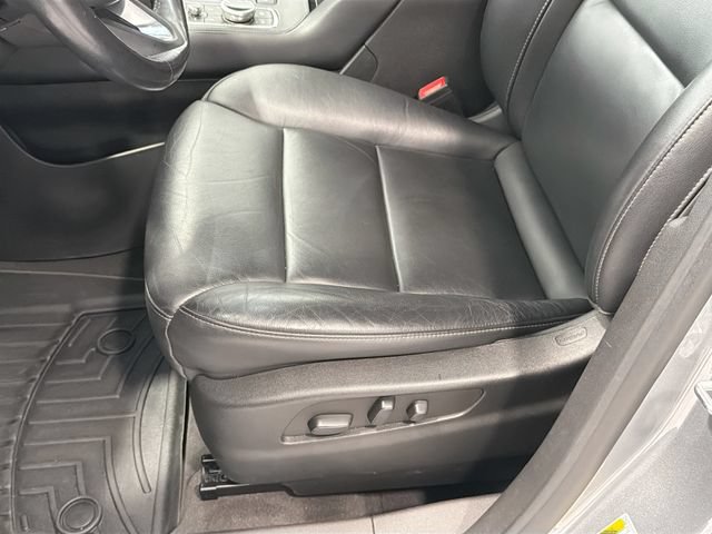 Certified 2023 Cadillac XT4 Premium Luxury w/ Cold Weather Package AWD/4WD image 16