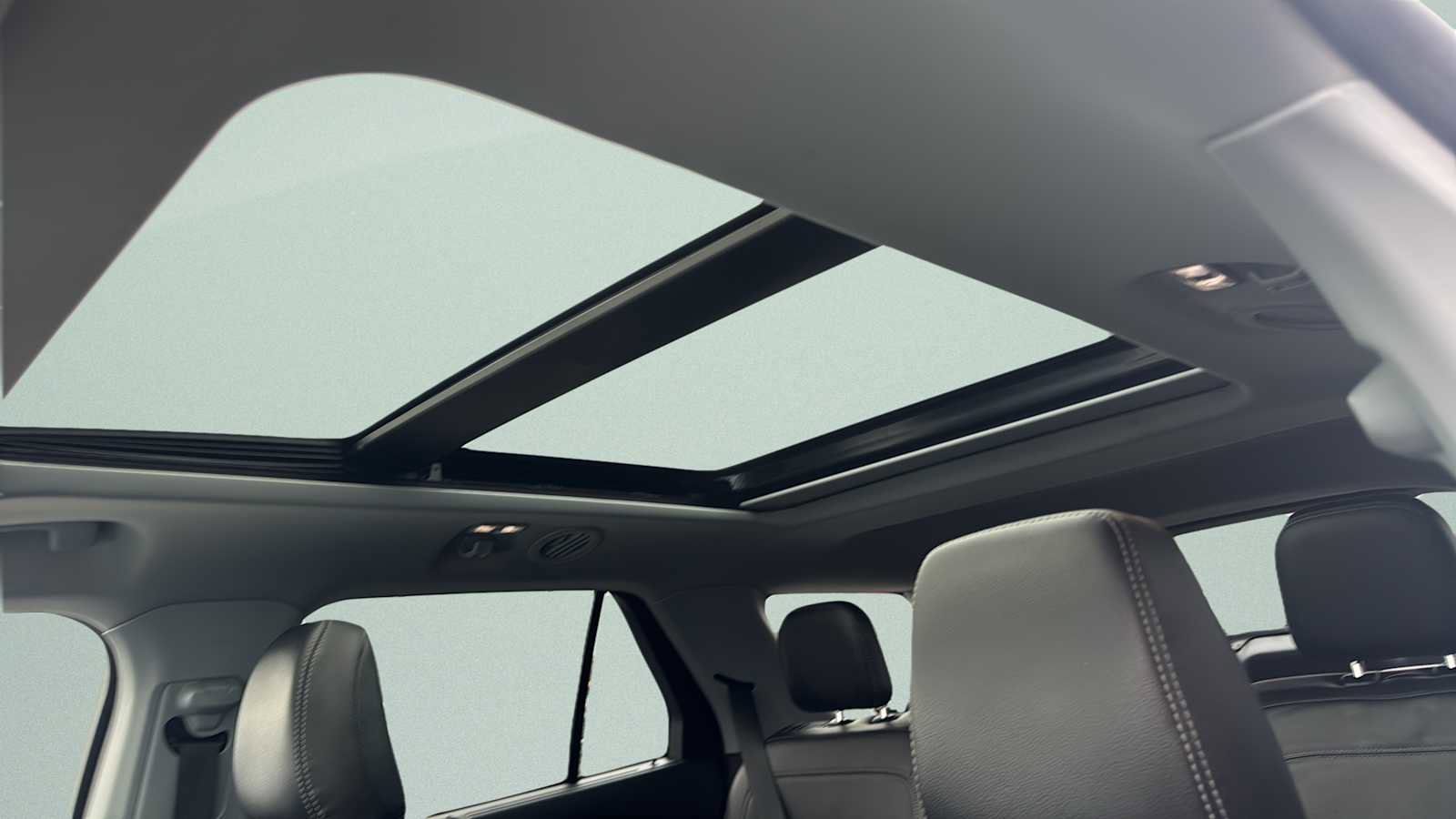 Used 2022 Ford Explorer Limited w/ Equipment Group 301A image 33