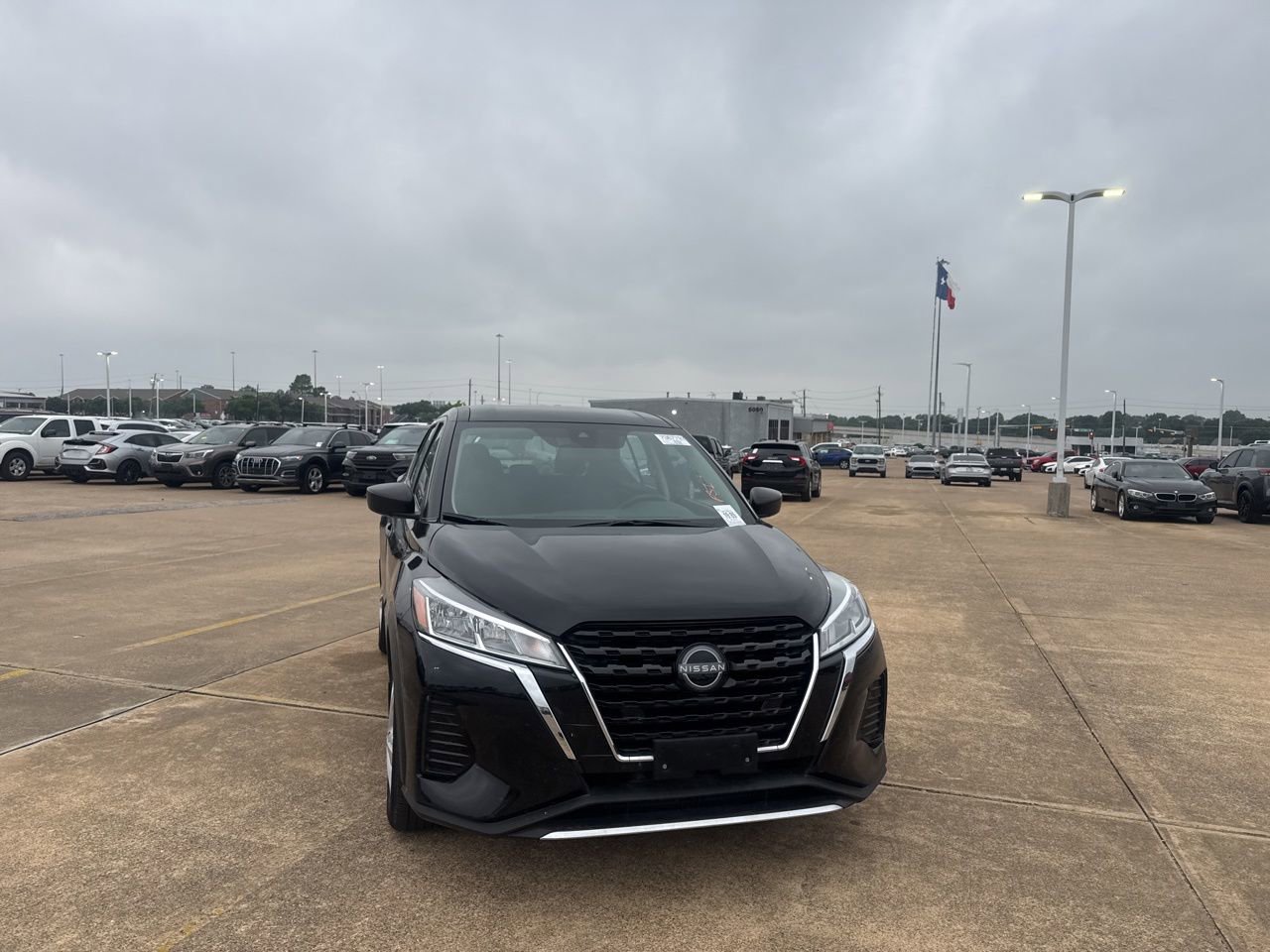 Certified 2023 Nissan Kicks S FWD image 3