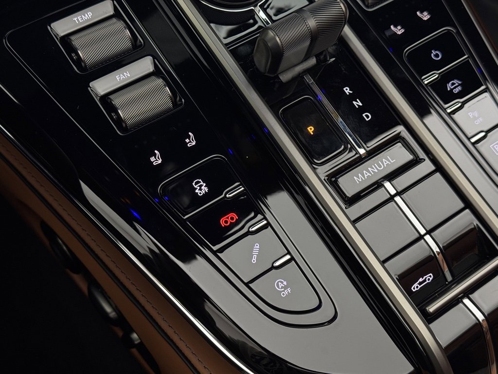 New 2026 Aston Martin V8 Vantage Roadster image 24