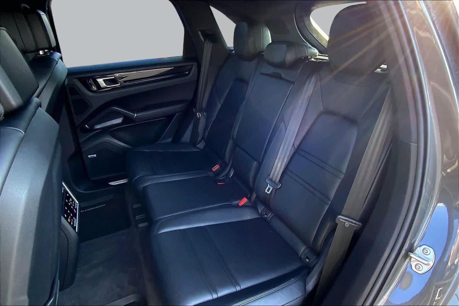Used 2019 Porsche Cayenne AWD/4WD image 21
