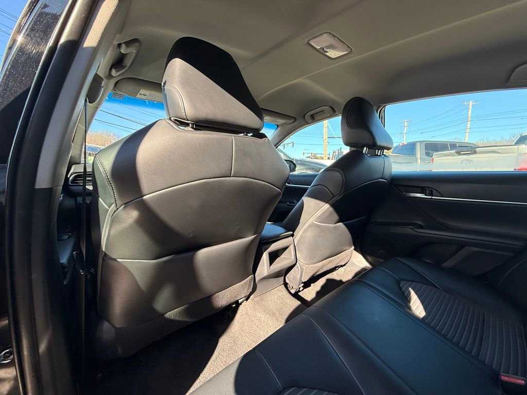Used 2020 Toyota Camry SE image 16