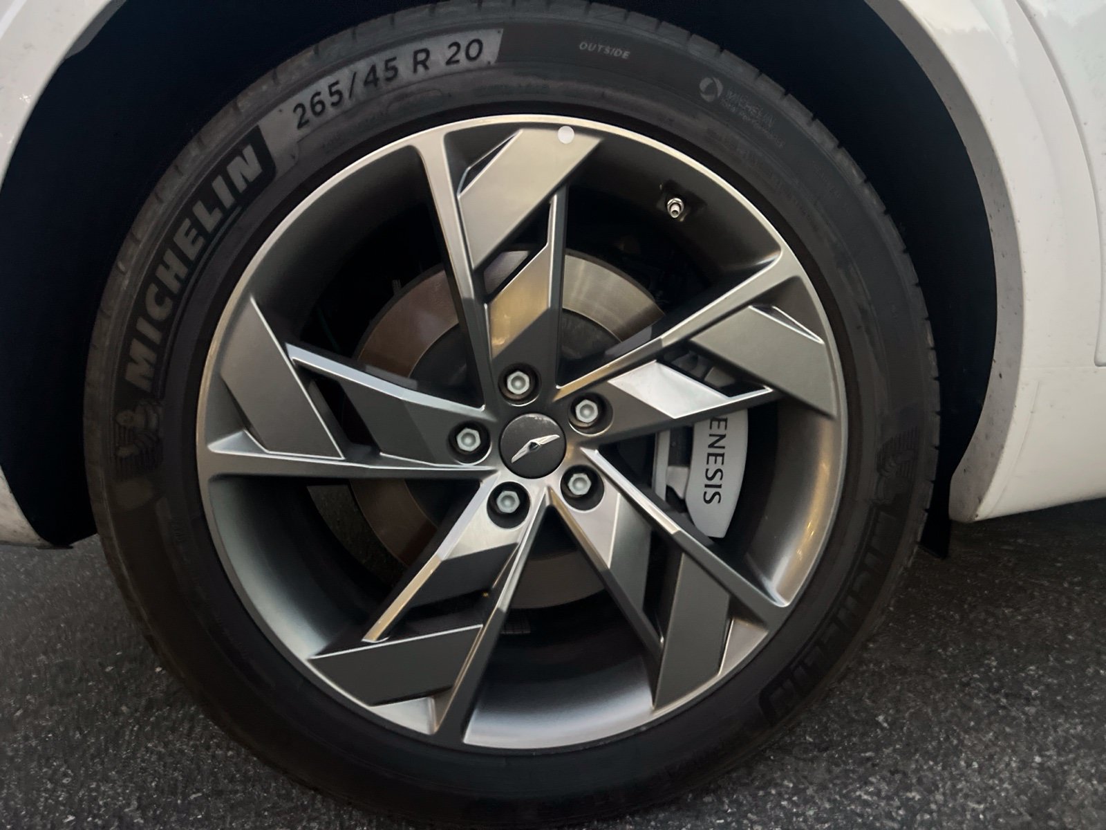 Used 2025 Genesis Electrified GV70 AWD/4WD image 25
