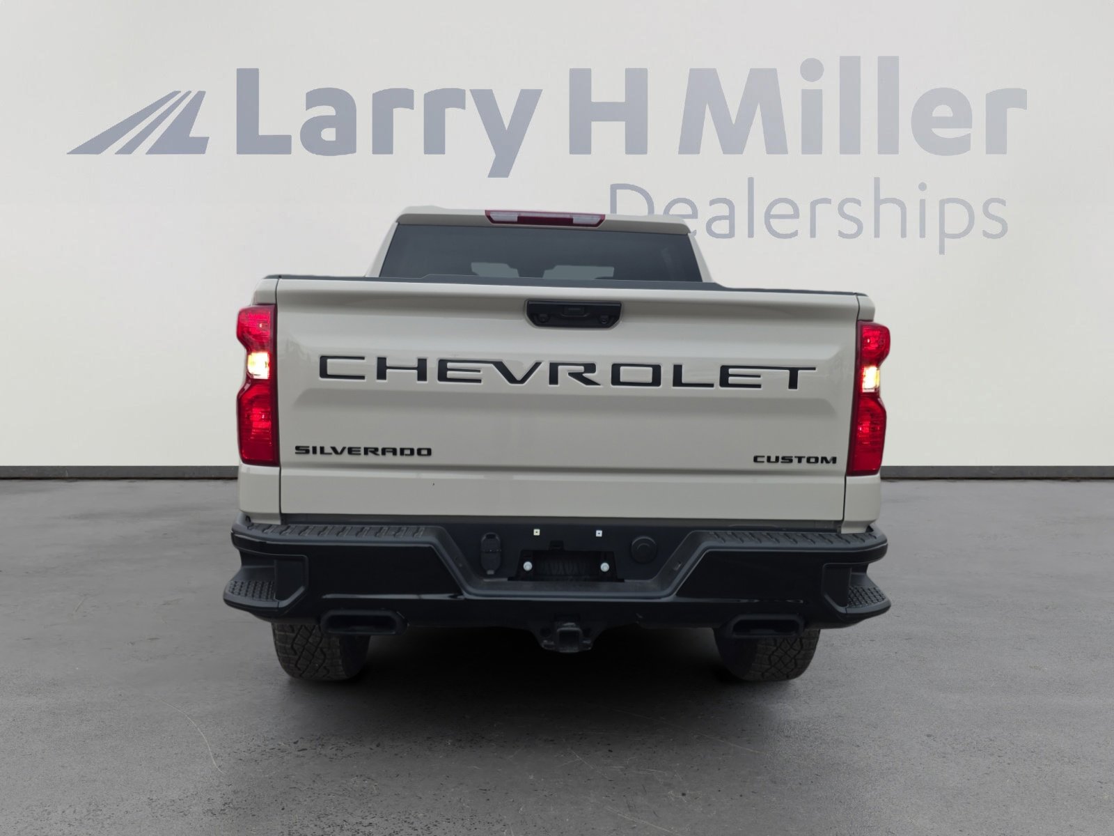 New 2026 Chevrolet Silverado 1500 Custom Trail Boss w/ Dark Appearance Package image 4