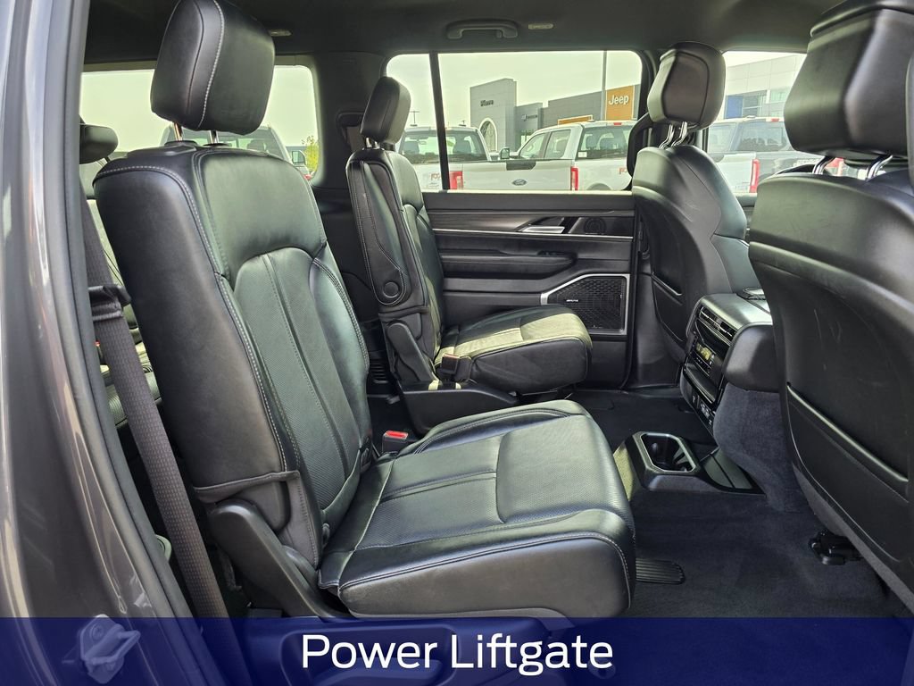 Used 2024 Jeep Wagoneer L Series II AWD/4WD image 15